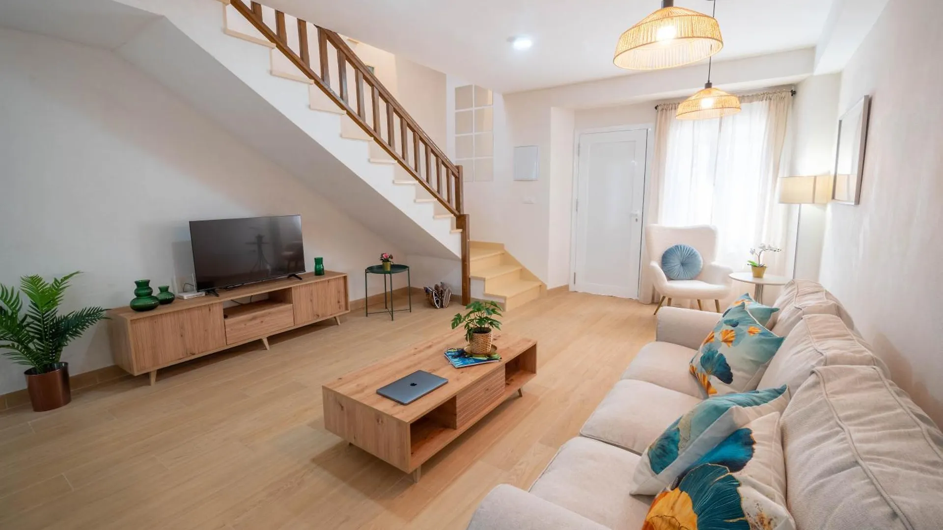 Gohome Algar House